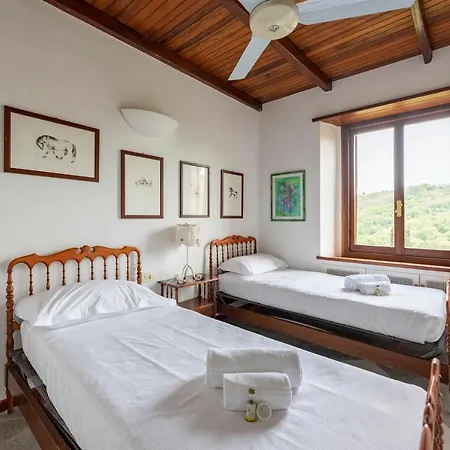 Renetta With Swimming Pool And Jacuzzi And Parking Rapallo