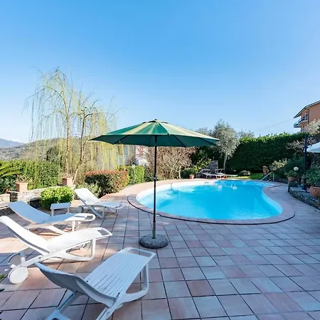 Apartment Villa Renetta With Swimming Pool And Parking *