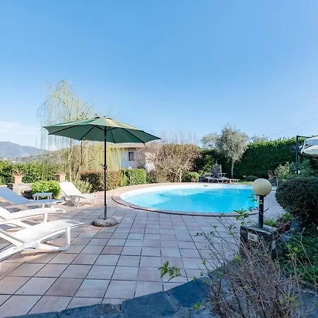 Renetta With Swimming Pool And Jacuzzi And Parking Lejlighed