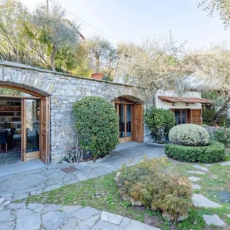 Lejlighed Renetta With Swimming Pool And Jacuzzi And Parking Rapallo