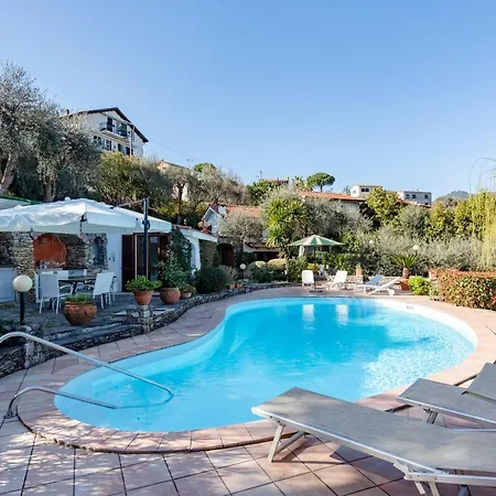 Lejlighed Renetta With Swimming Pool And Jacuzzi And Parking Rapallo