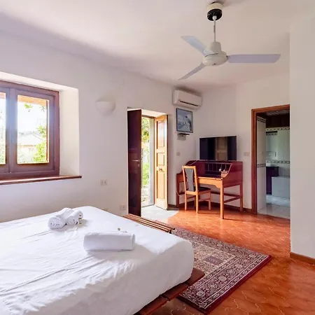 Lejlighed Renetta With Swimming Pool And Jacuzzi And Parking Rapallo